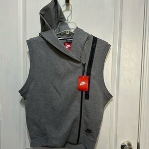 NWT Women's Nike Sportswear Tech Fleece Sleeveless Hooded Sweatshirt